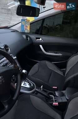 Хэтчбек Peugeot 308 2008 в 