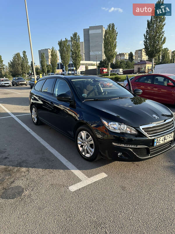 Универсал Peugeot 308 2015 в Каменском