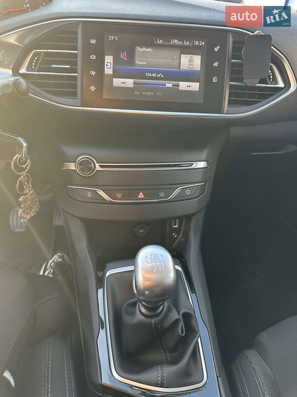 Универсал Peugeot 308 2015 в Каменском