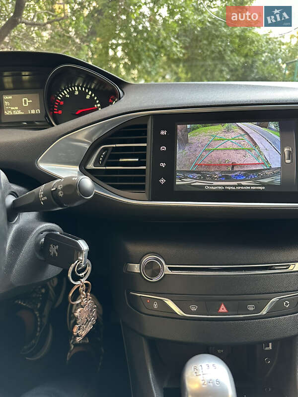 Универсал Peugeot 308 2015 в Каменском