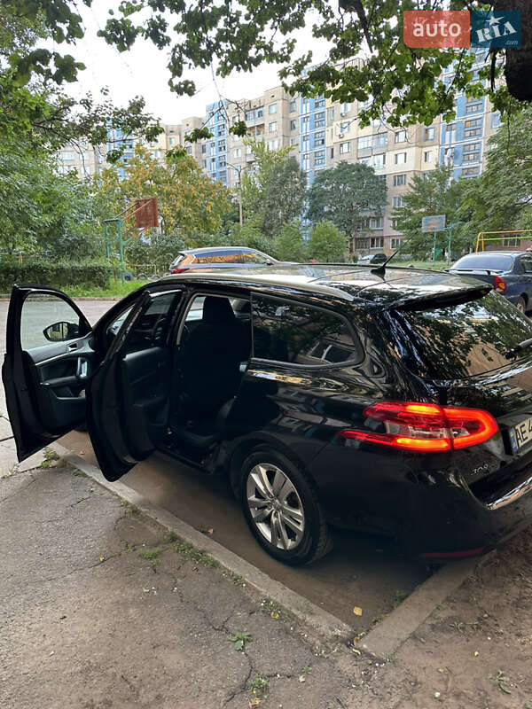 Универсал Peugeot 308 2015 в Каменском