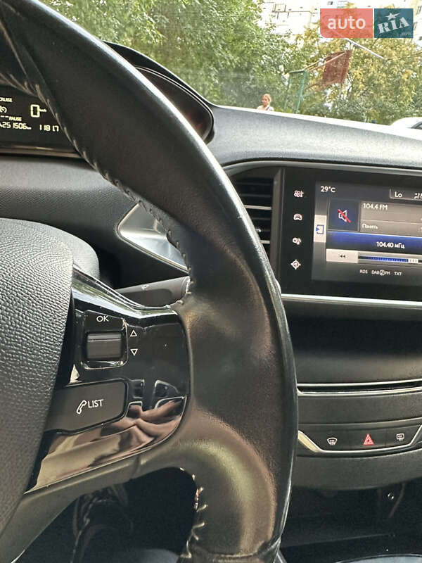 Универсал Peugeot 308 2015 в Каменском