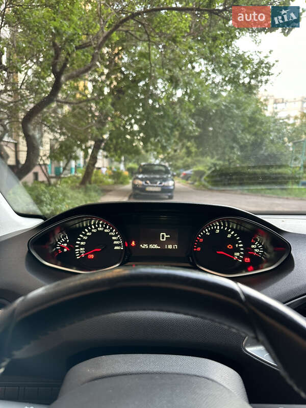 Универсал Peugeot 308 2015 в Каменском