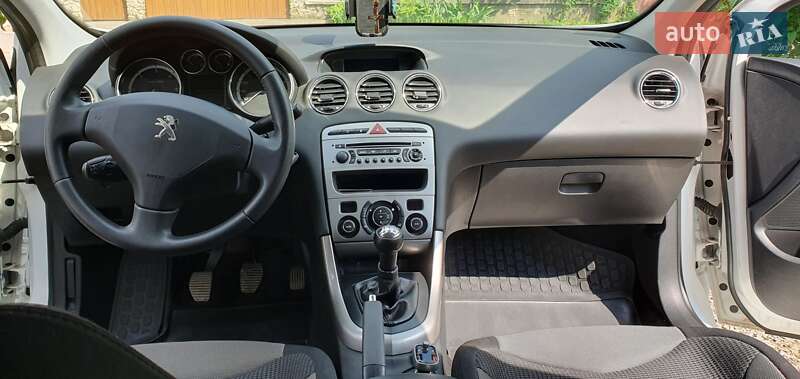 Хетчбек Peugeot 308 2012 в Ужгороді