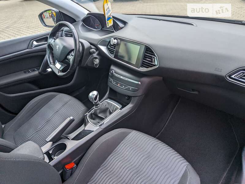 Універсал Peugeot 308 2014 в Рівному