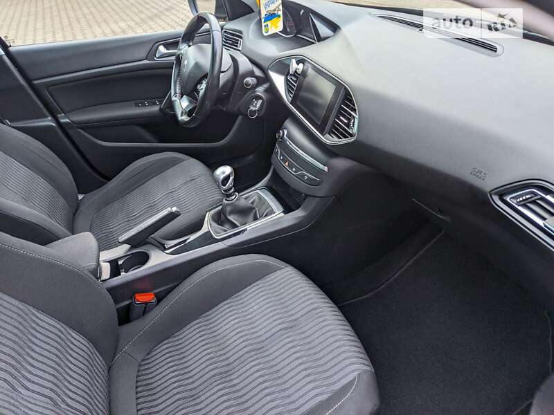 Універсал Peugeot 308 2014 в Рівному