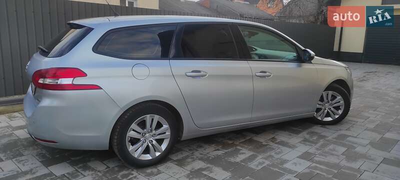 Универсал Peugeot 308 2016 в Самборе