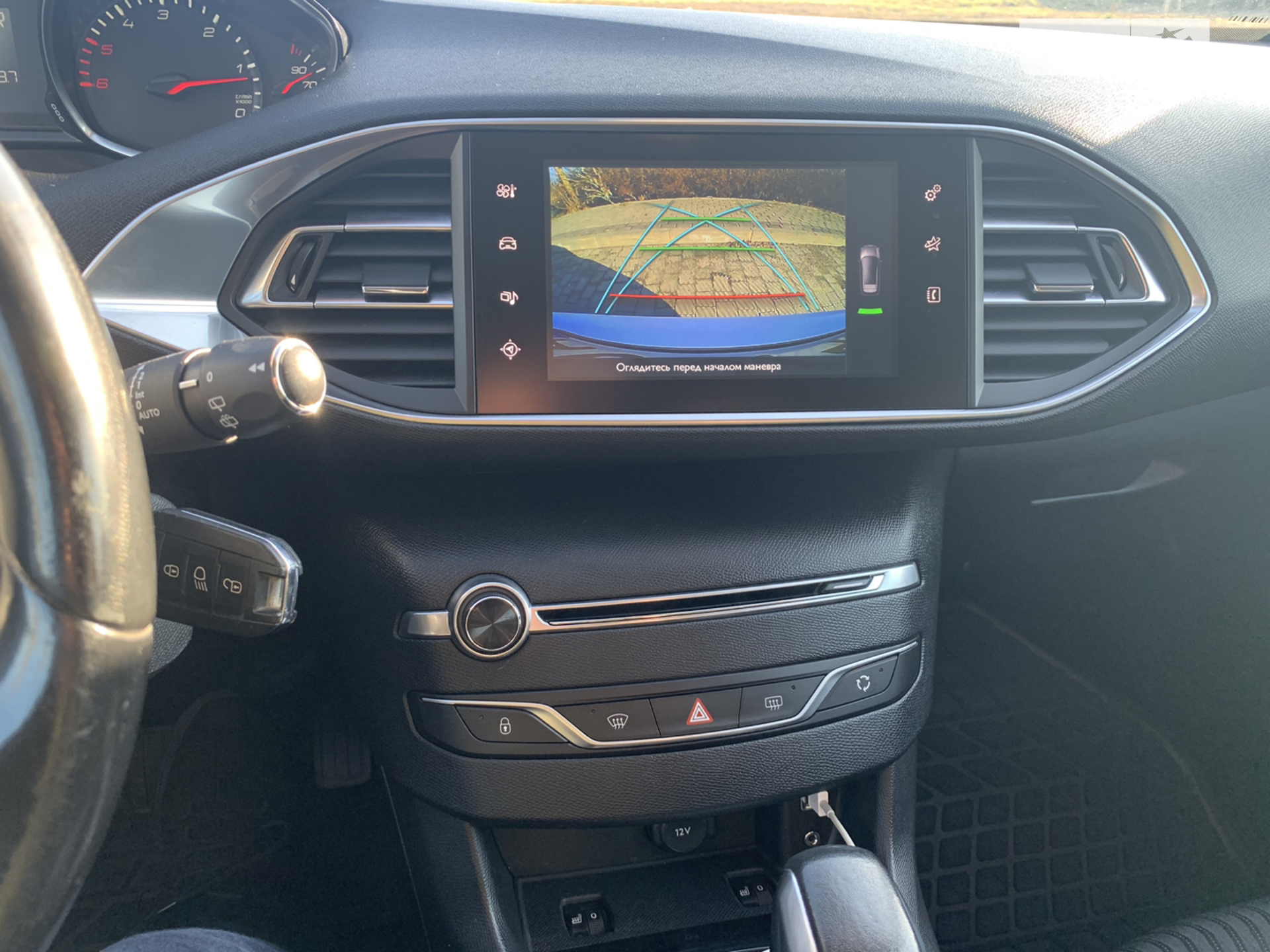 2015 Peugeot 308 - мініатюра 8