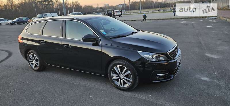 Универсал Peugeot 308 2018 в Львове