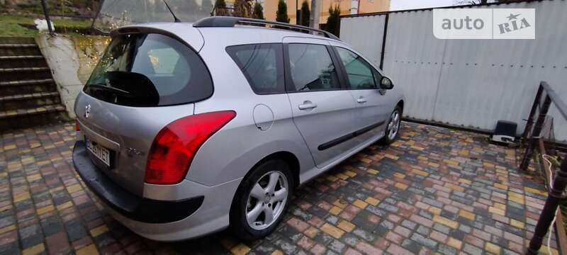 Универсал Peugeot 308 2011 в Радивилове