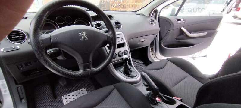 Универсал Peugeot 308 2011 в Радивилове