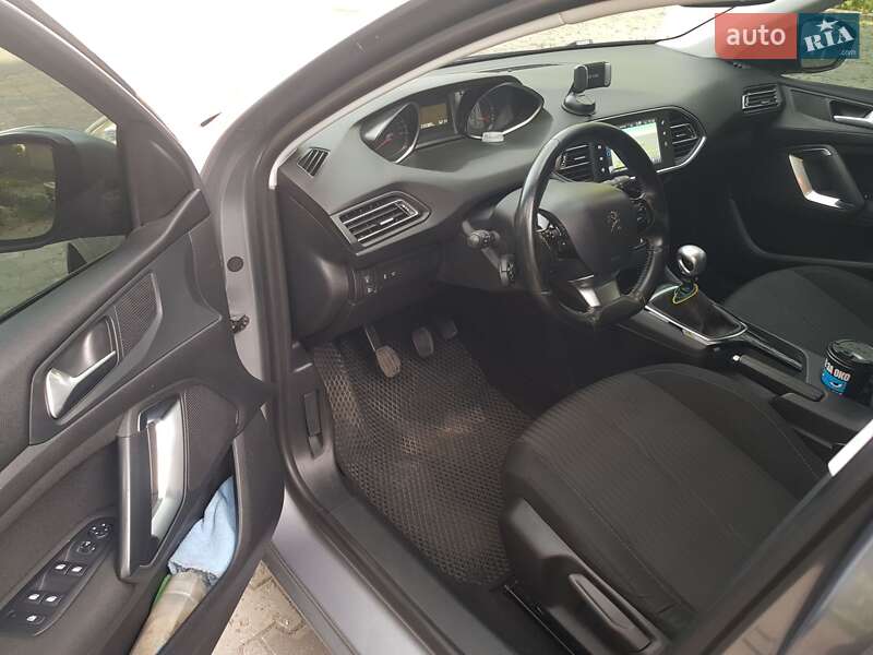 Універсал Peugeot 308 2016 в Миколаєві