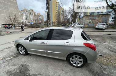 Хэтчбек Peugeot 308 2008 в Киеве