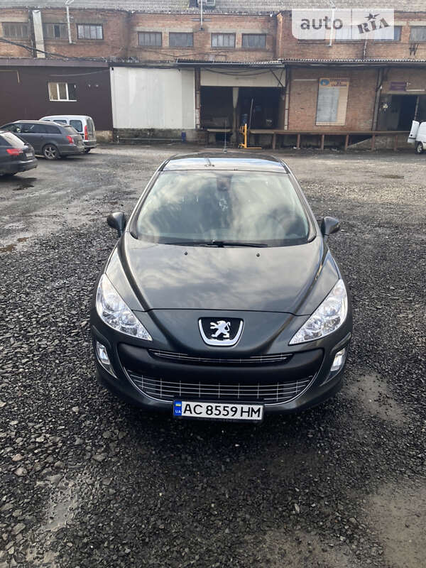 Хэтчбек Peugeot 308 2008 в Луцке