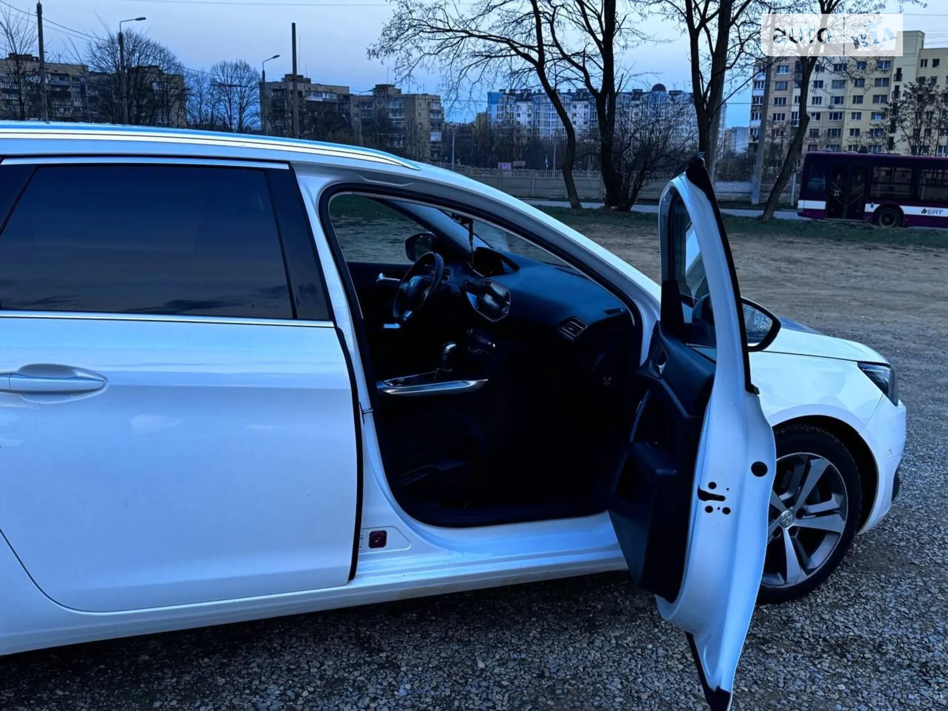 2014 Peugeot 308 - мініатюра 11