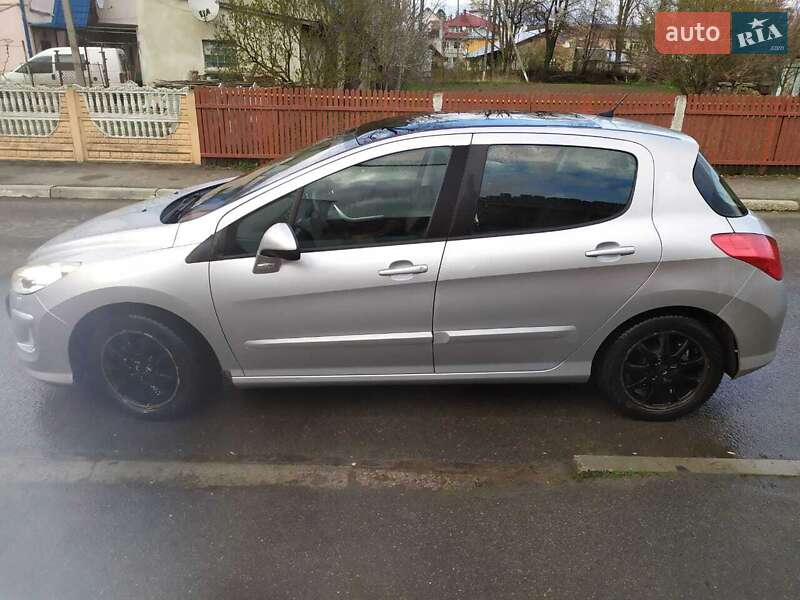 Хэтчбек Peugeot 308 2008 в Сторожинце
