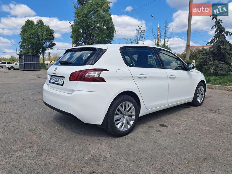 Хэтчбек Peugeot 308 2015 в Запорожье