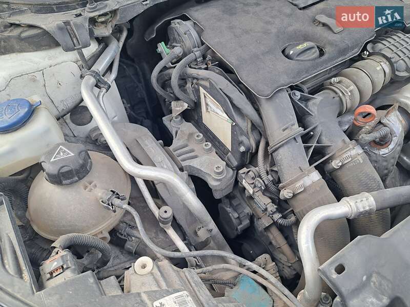 Хэтчбек Peugeot 308 2015 в Запорожье