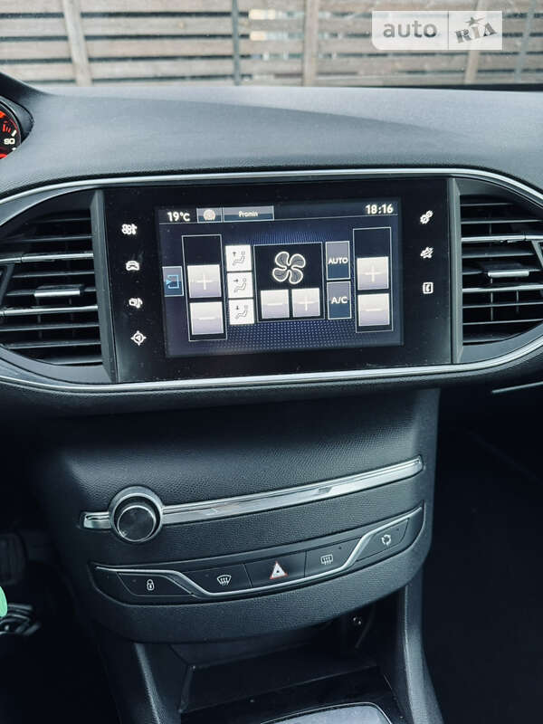 Універсал Peugeot 308 2016 в Києві