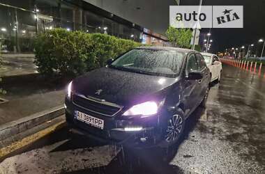 Хэтчбек Peugeot 308 2015 в Киеве