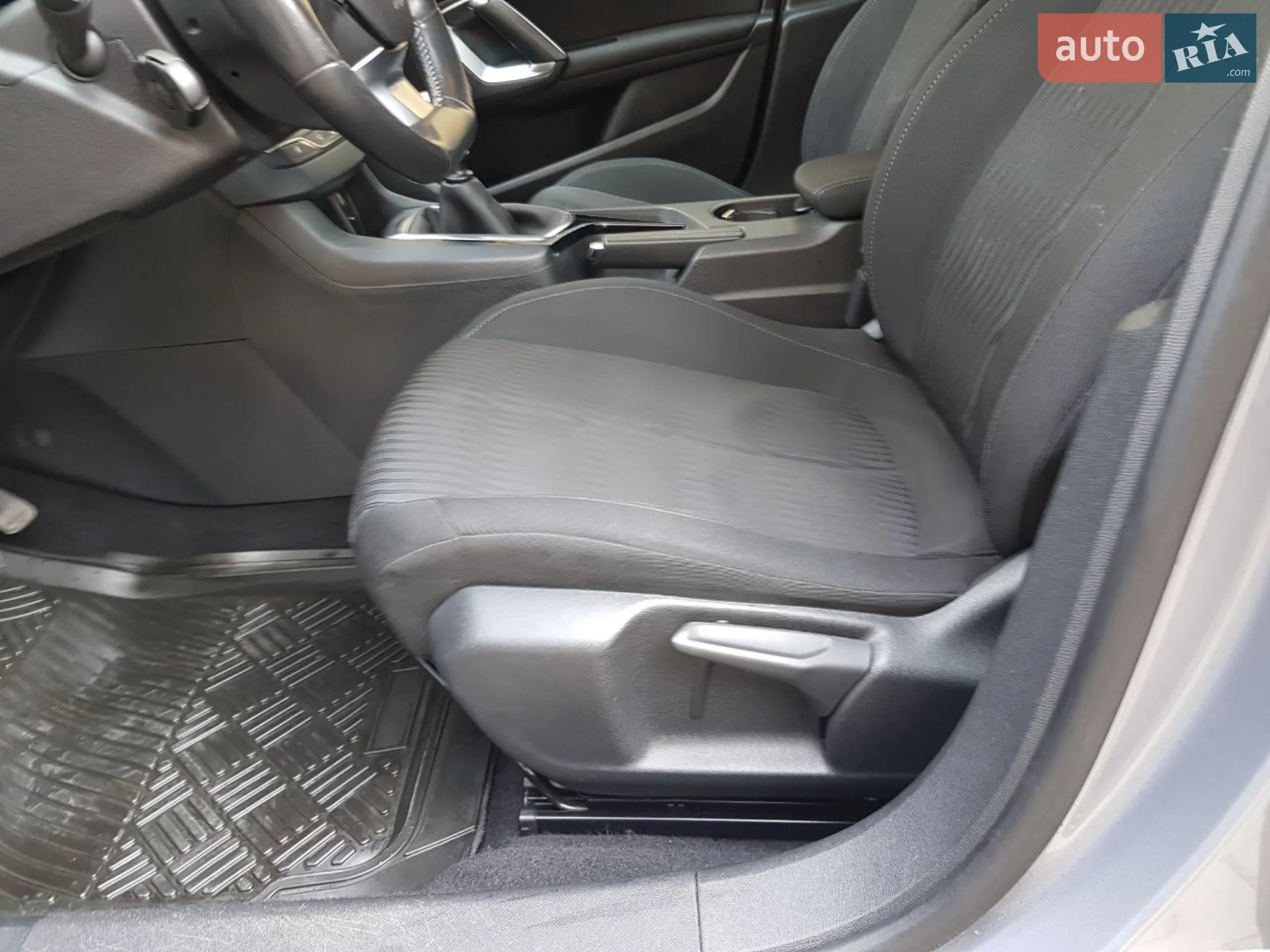 2015 Peugeot 308 - мініатюра 18