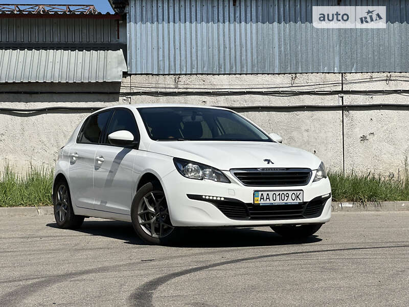 Хэтчбек Peugeot 308 2015 в Киеве