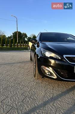 Универсал Peugeot 308 2017 в Стрые