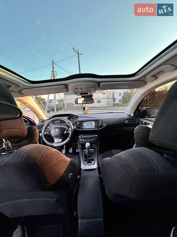 Універсал Peugeot 308 2017 в Дрогобичі