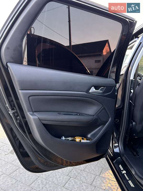 Універсал Peugeot 308 2017 в Дрогобичі