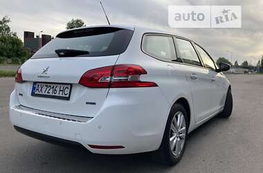 Универсал Peugeot 308 2015 в Львове