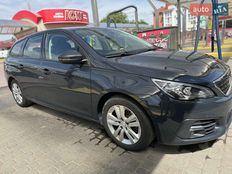Універсал Peugeot 308 2017 в Рівному