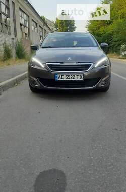 Хетчбек Peugeot 308 2014 в Дніпрі