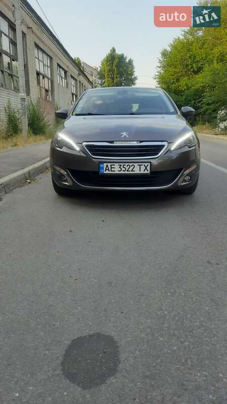 Хетчбек Peugeot 308 2014 в Дніпрі