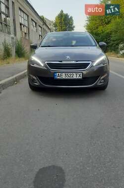 Хетчбек Peugeot 308 2014 в Дніпрі