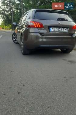 Хетчбек Peugeot 308 2014 в Дніпрі