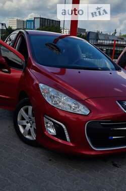 Хэтчбек Peugeot 308 2012 в Львове