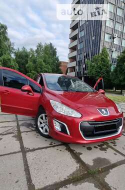 Хэтчбек Peugeot 308 2012 в Львове