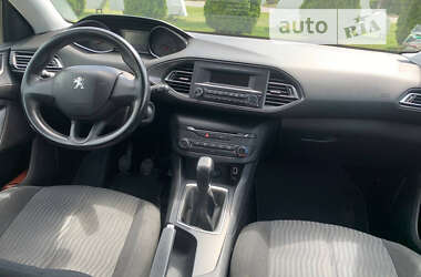 Хэтчбек Peugeot 308 2015 в 