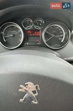 Хэтчбек Peugeot 308 2011 в 