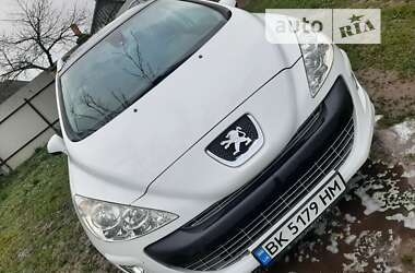 Универсал Peugeot 308 2010 в Березному