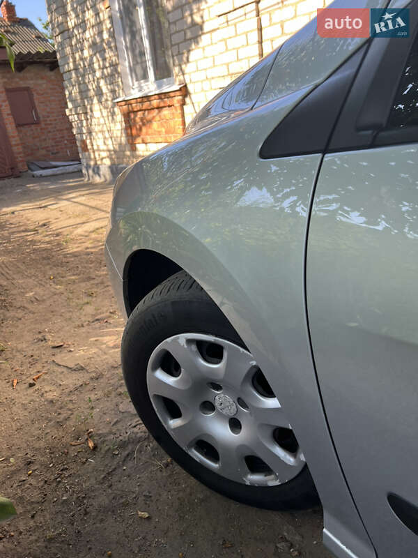 Универсал Peugeot 308 2013 в Крюковщине