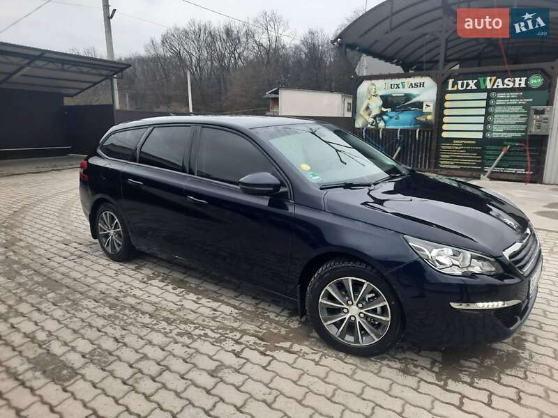 Универсал Peugeot 308 2015 в Гусятине