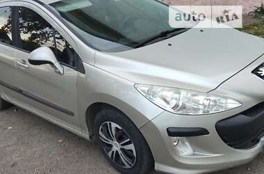 Хэтчбек Peugeot 308 2010 в Коростене