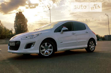 Хэтчбек Peugeot 308 2013 в Киеве