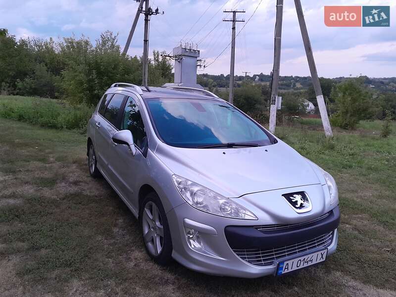 Универсал Peugeot 308 2010 в Киеве