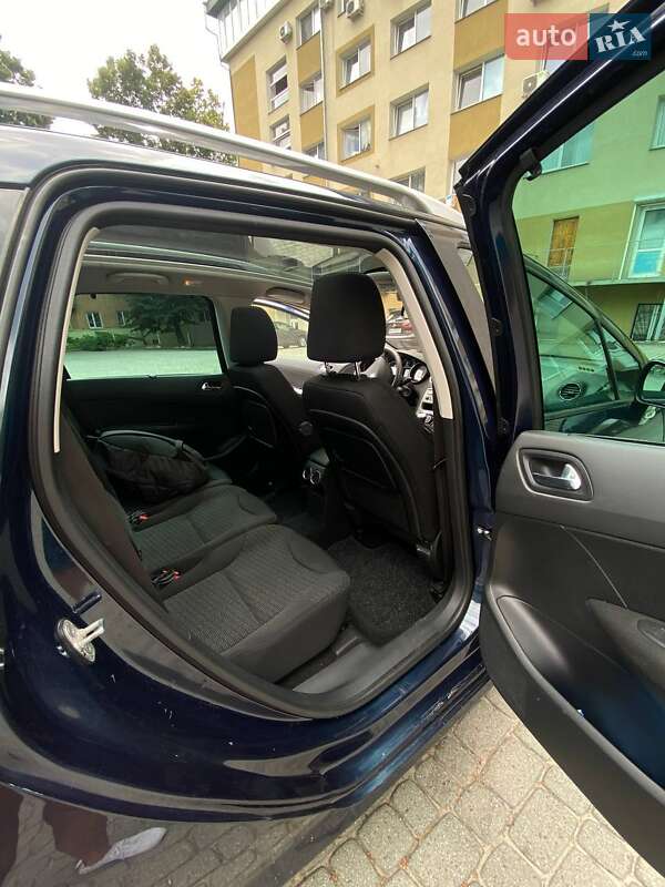 Универсал Peugeot 308 2010 в Ровно