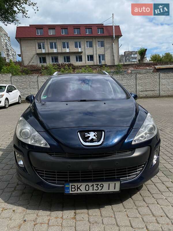 Универсал Peugeot 308 2010 в Ровно
