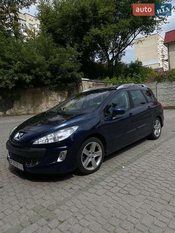 Универсал Peugeot 308 2010 в Ровно