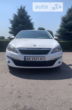 Хэтчбек Peugeot 308 2016 в Каменском