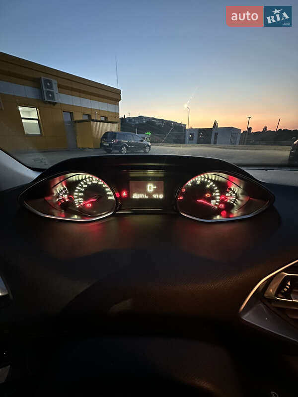 Універсал Peugeot 308 2015 в Рівному